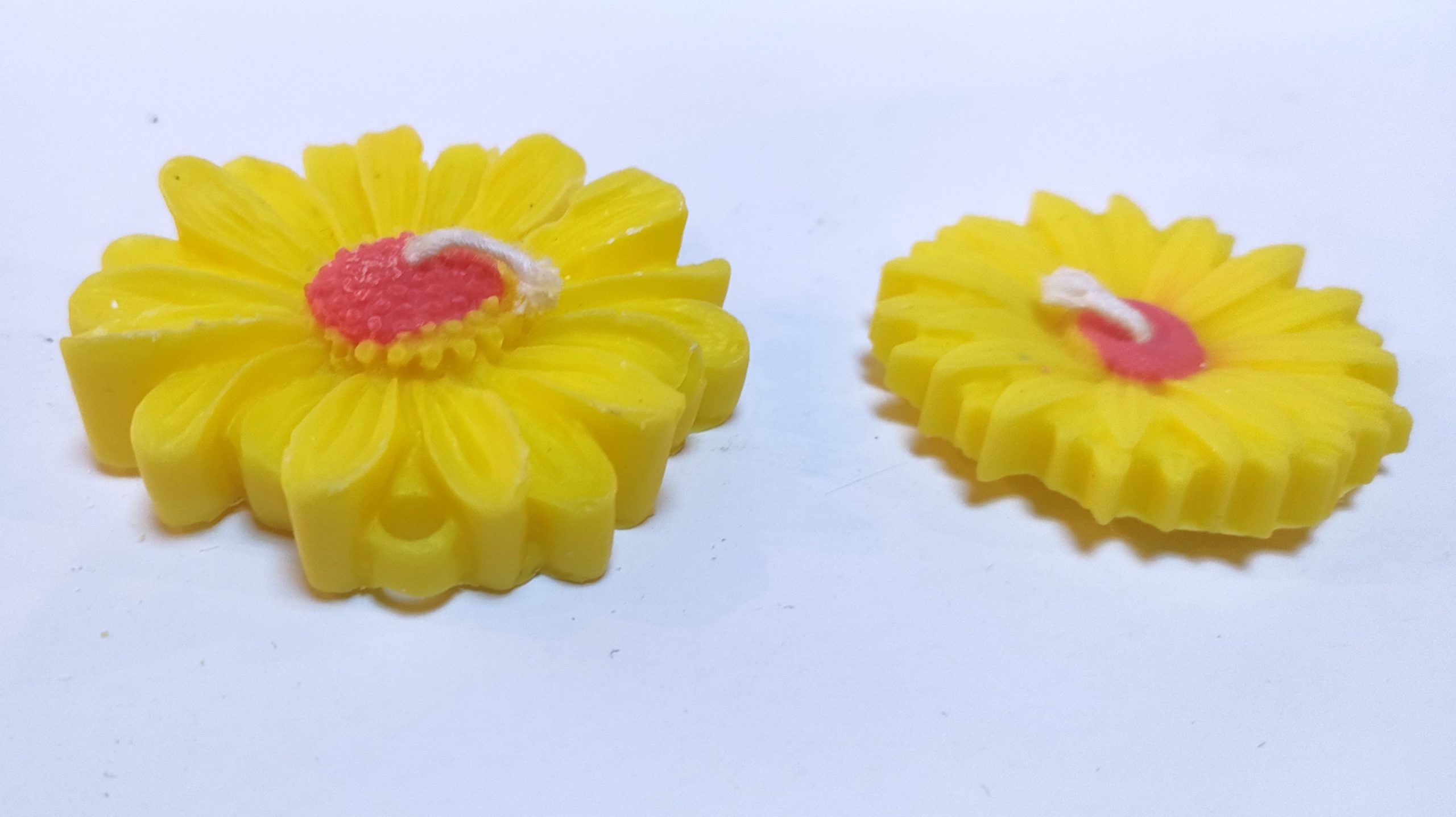 IMG20260126131629 5.07 Lumanare floare galbena-margareta - imagine 1